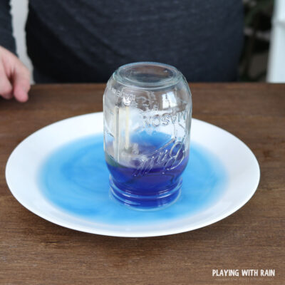 Rising water in an upside down jar